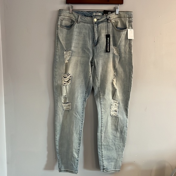 refuge Denim - NWT REFUGE skinny boyfriend jeans